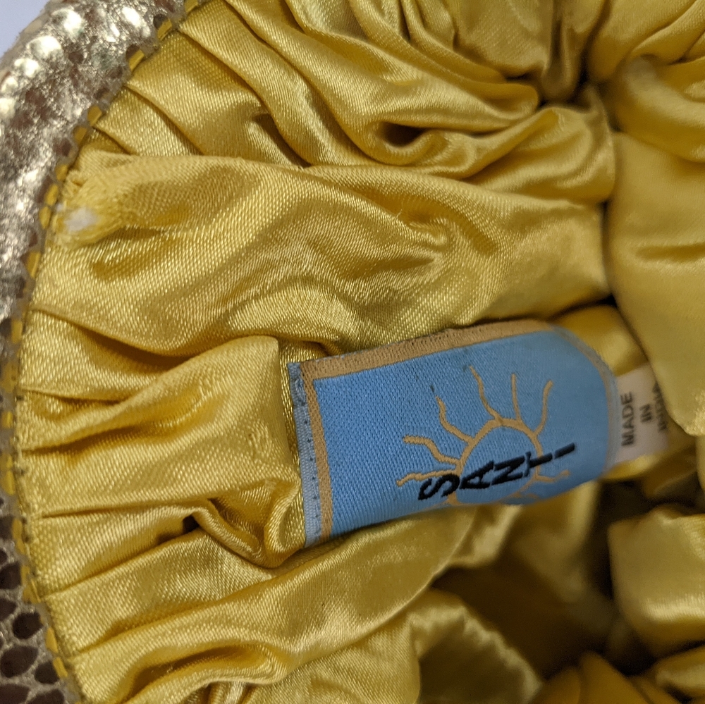 SANTI WOMEN GOLD CLUTCH WITH DUST BAG. - Picture 8 of 12